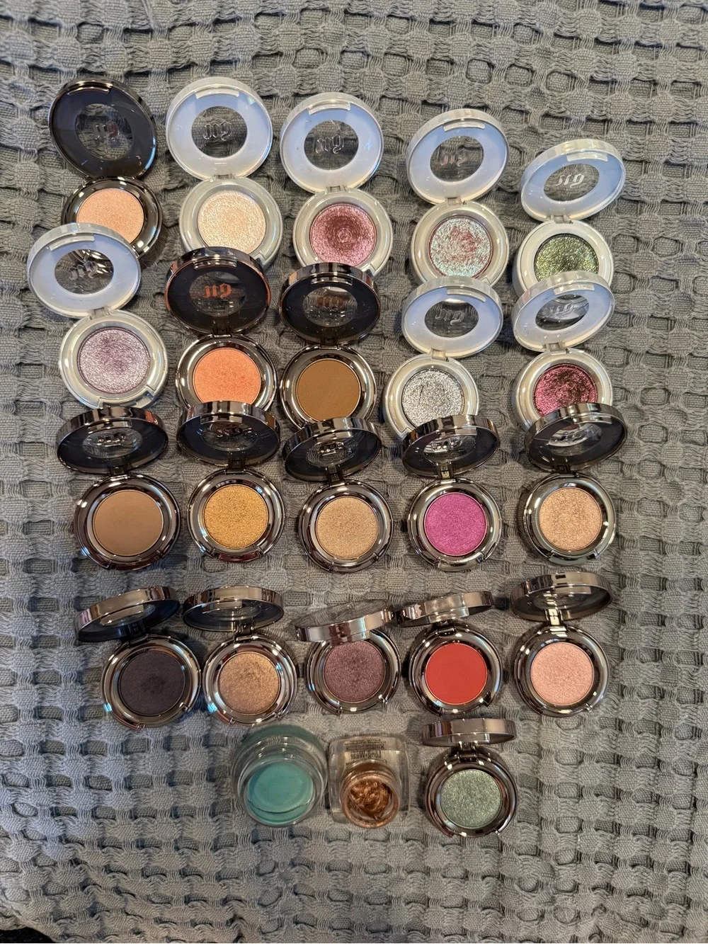 Urban Decay Women Makeup Single Eyeshadows - lot of 23!!